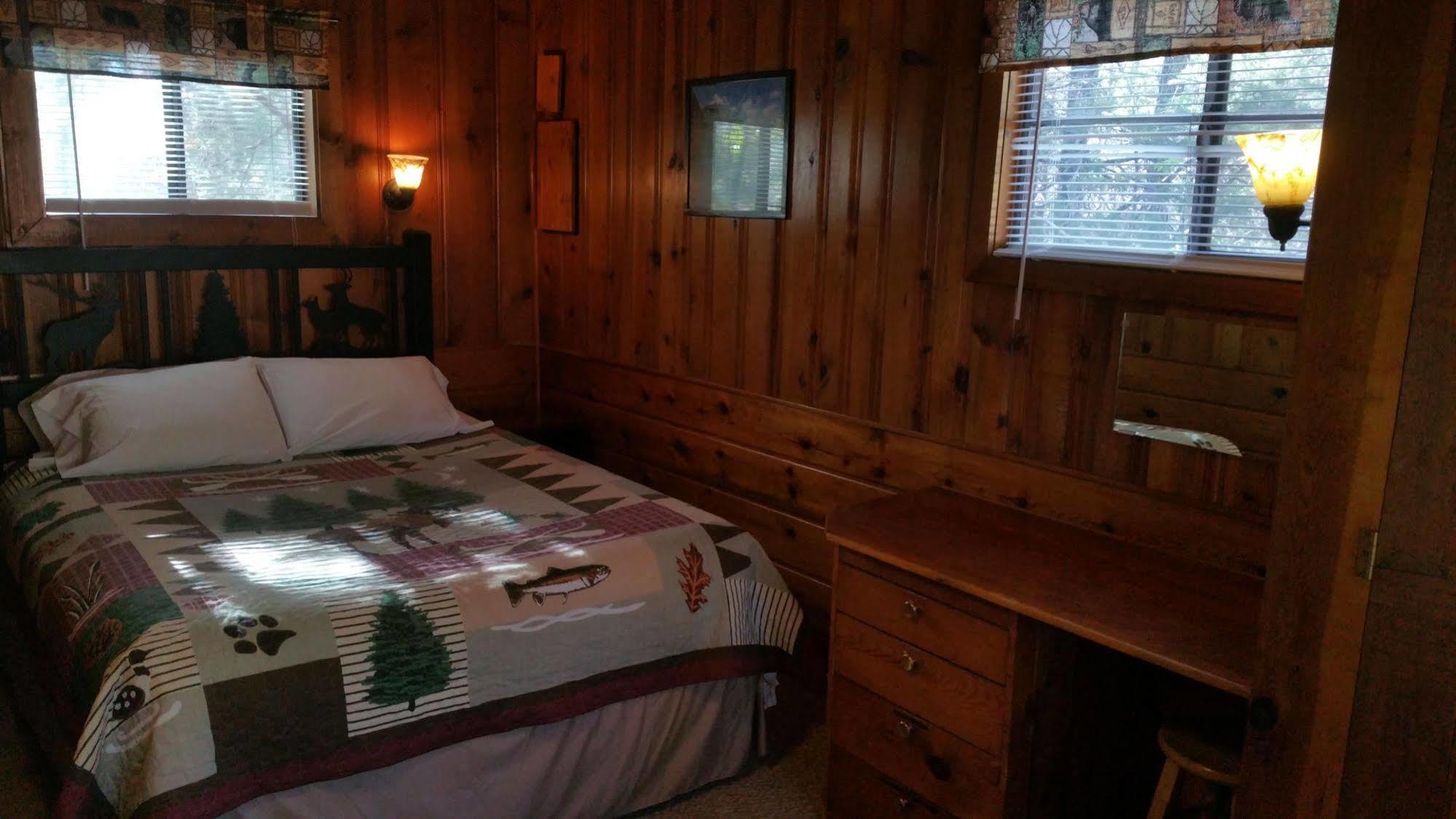 Hidden Rest Cabins Villa Пайнтоп-Лейксайд Екстериор снимка